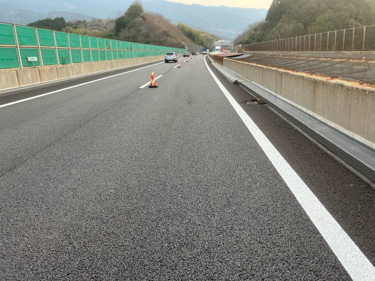 令和5年度　高松自動車道　香川高速道路事務所管内舗装補修工事