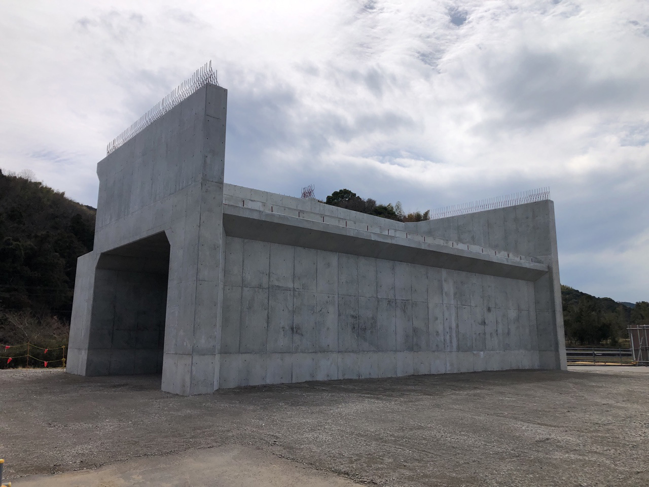 令和2-3年度桑野道路畑田川橋下部Ａ１工事