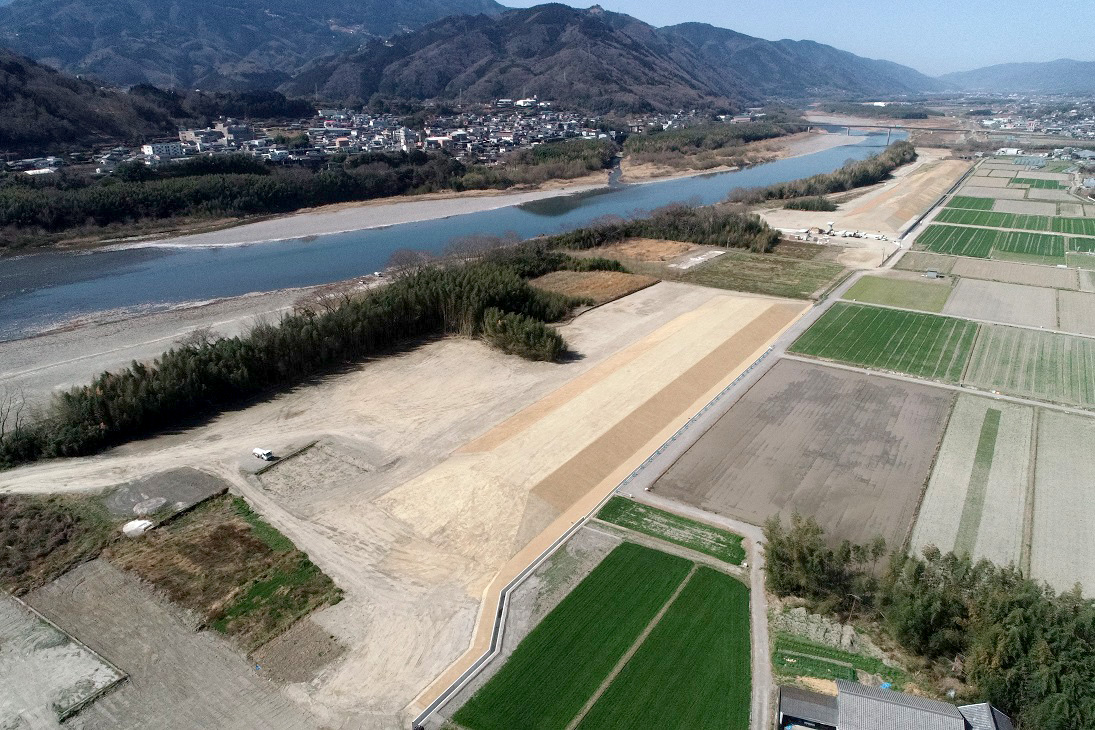 令和2-3年度沼田堤防護岸外工事