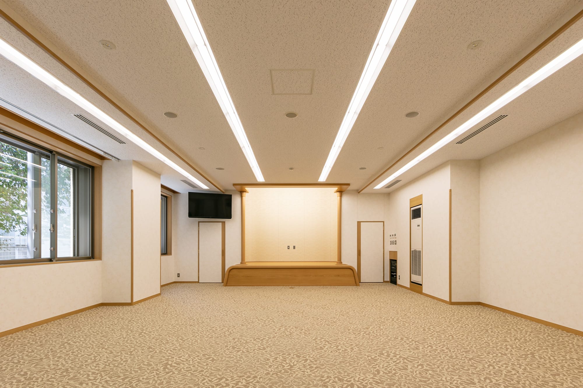 創価学会外_１階_礼拝室（４５帖）