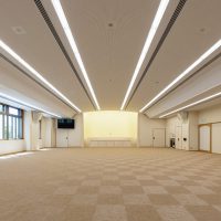 創価学会外_２階_大礼拝室（１７０帖）