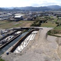 横断道岡川ランプ橋下部その1