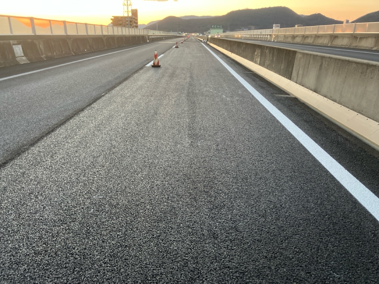 令和5年度　高松自動車道　香川高速道路事務所管内舗装補修工事